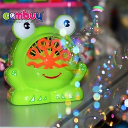 CB741341 - Frogs blow bubbles